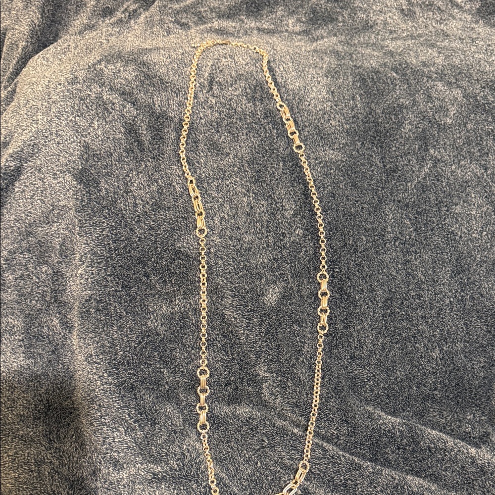 Elegant Gold Chain Necklace